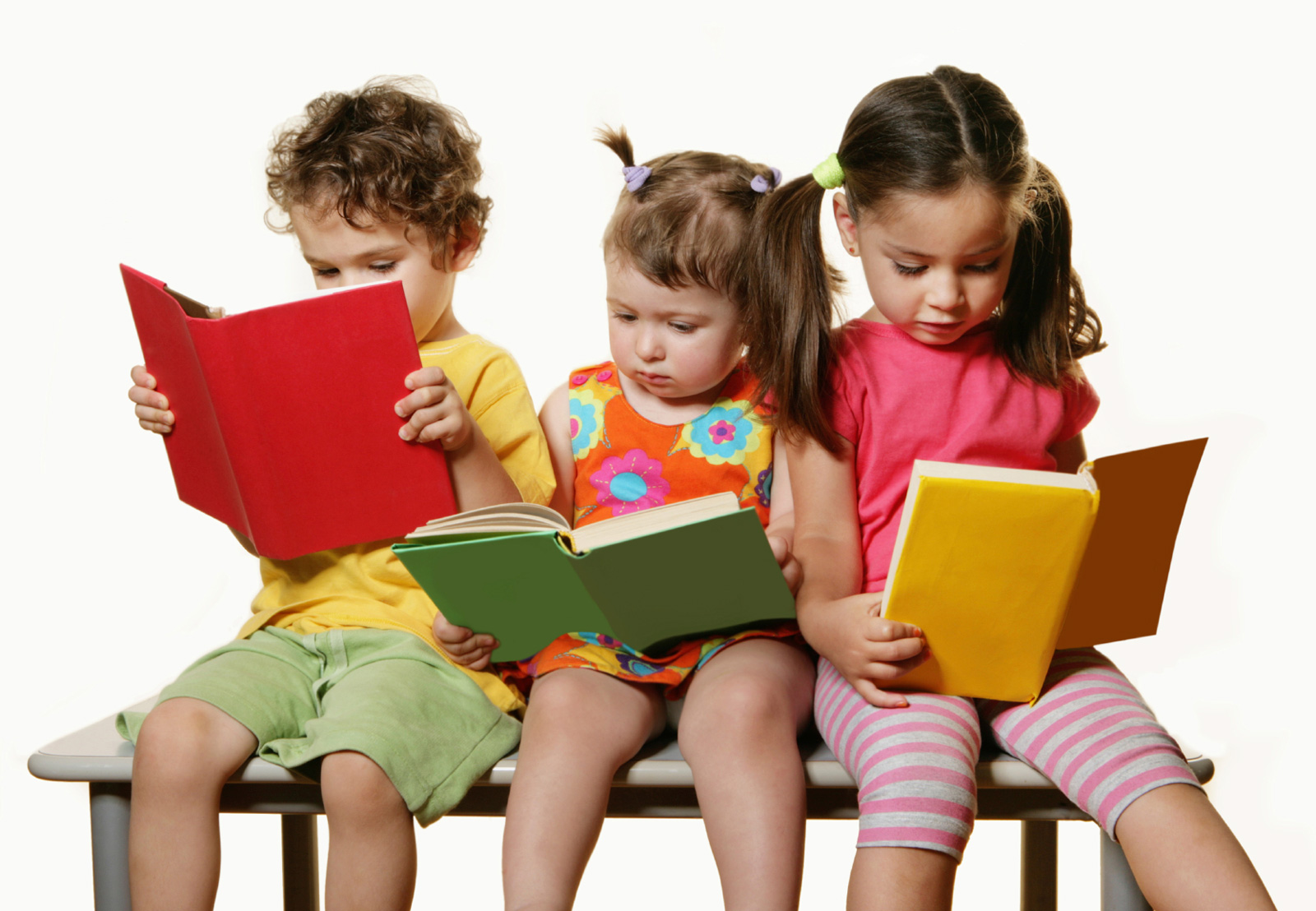 تهیه کتاب‌های خوب برای کودکان زندگی آنها را در آینده تغییر خواهد داد