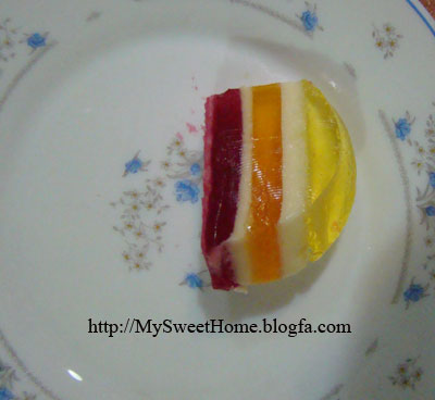 برشی از ژله رنگین کمان