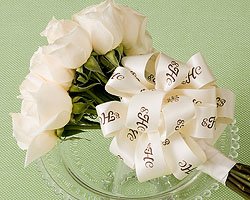 دسته گل عروس با تزئین روبان چاپی