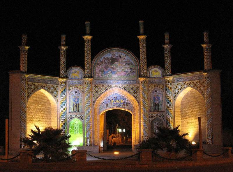 ارگ سمنان در شب